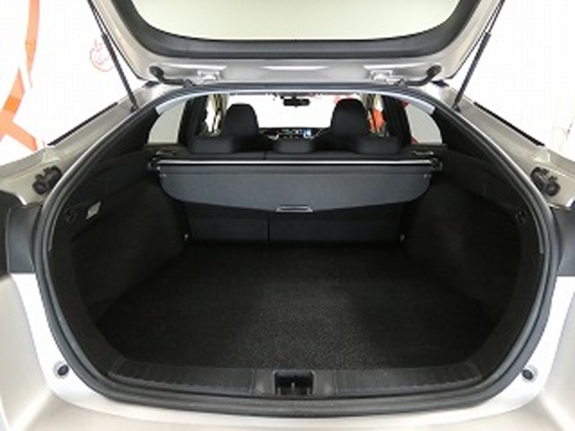 トヨタ プリウス １．８ Ｓ Ｅ－ＦＯＵＲ ４ＷＤ H28年 () 99