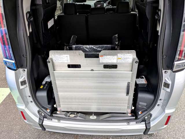 トヨタ ノア ２．０ Ｘ ウェルキャブ スロープタイプＩＩ サードシート付 R3年 () 99