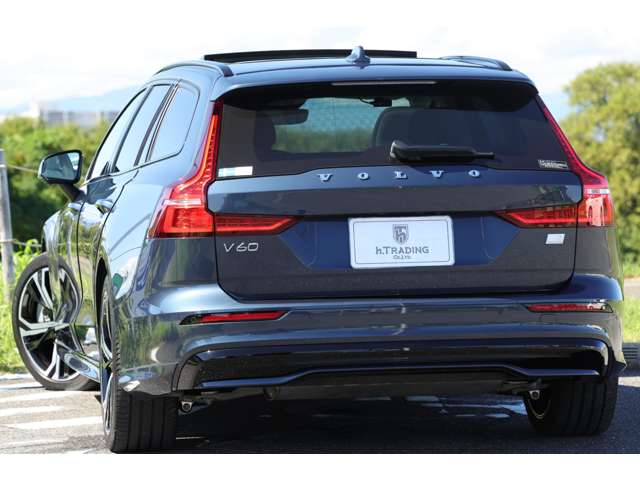 ボルボ Ｖ６０ リチャージ アルティメット Ｔ６ ＡＷＤ プラグイン ハイブリッド ４ＷＤ R4年 () 99