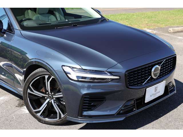 ボルボ Ｖ６０ リチャージ アルティメット Ｔ６ ＡＷＤ プラグイン ハイブリッド ４ＷＤ R4年 () 99