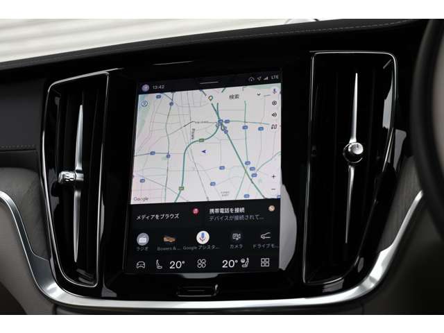 ボルボ Ｖ６０ リチャージ アルティメット Ｔ６ ＡＷＤ プラグイン ハイブリッド ４ＷＤ R4年 () 99