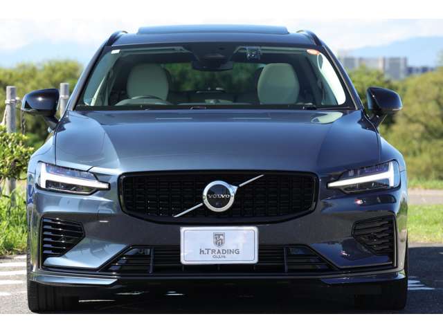 ボルボ Ｖ６０ リチャージ アルティメット Ｔ６ ＡＷＤ プラグイン ハイブリッド ４ＷＤ R4年 () 99