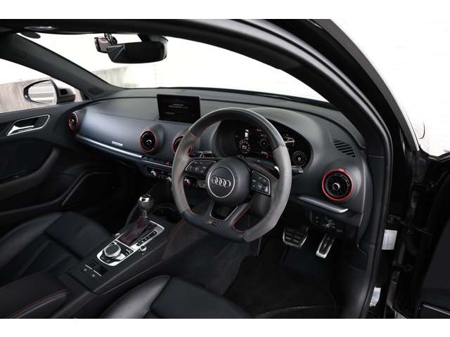 アウディ ＲＳ３　スポーツバック ２．５ ４ＷＤ H30年 () 99