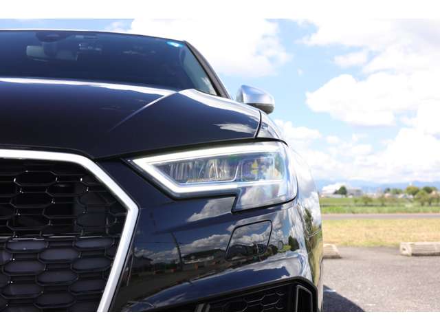 アウディ ＲＳ３　スポーツバック ２．５ ４ＷＤ H30年 () 99