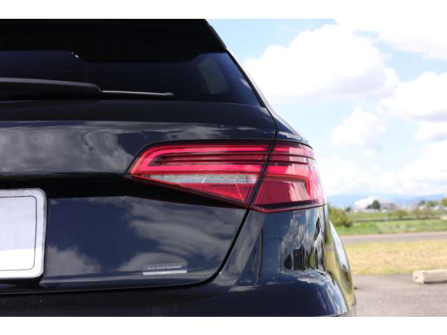 アウディ ＲＳ３　スポーツバック ２．５ ４ＷＤ H30年 () 99