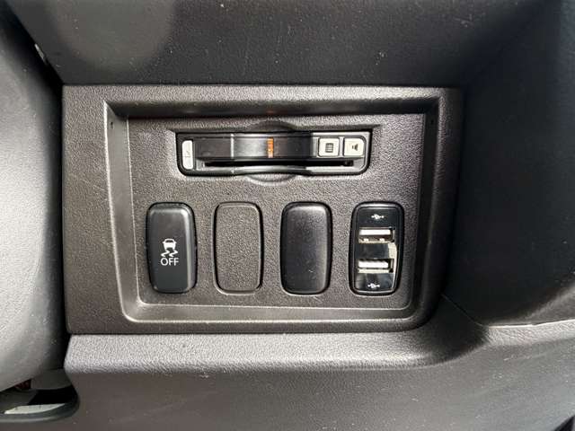 三菱 デリカ　Ｄ：５ ２．２ アクティブギア ディーゼルターボ ４ＷＤ H30年 () 99