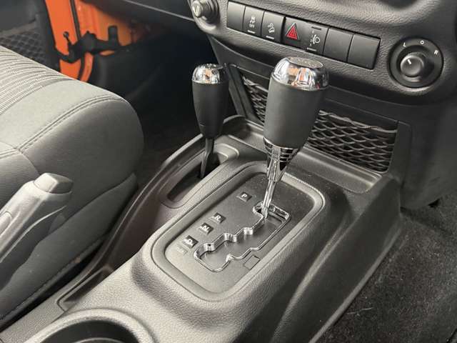 ジープ ラングラー　アンリミテッド アンリミテッド サハラ ４ＷＤ H24年 () 99
