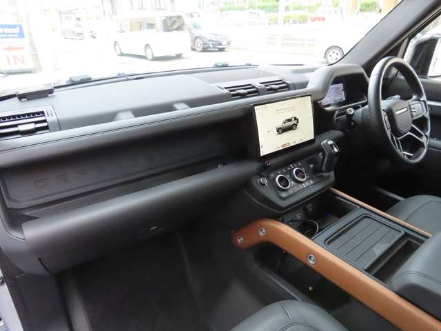ランドローバー ディフェンダー １１０ Ｘ ３．０Ｌ Ｄ３００ ディーゼルターボ ４ＷＤ R5年 (東海) 99