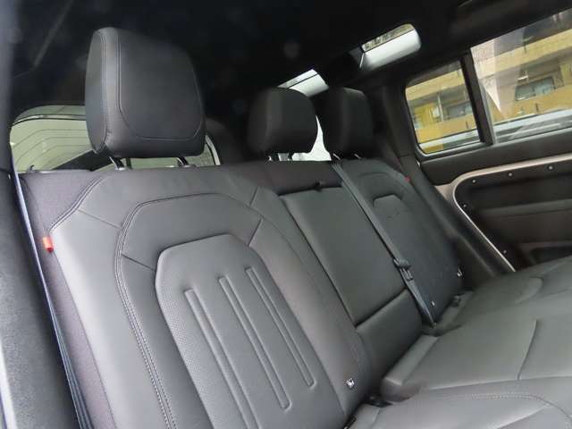 ランドローバー ディフェンダー １１０ Ｘ ３．０Ｌ Ｄ３００ ディーゼルターボ ４ＷＤ R5年 (東海) 99