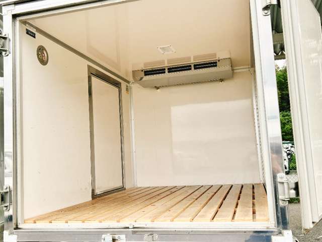 ダイハツ ハイゼットトラック 冷蔵冷凍車 中温－５℃設定 R4年 () 99