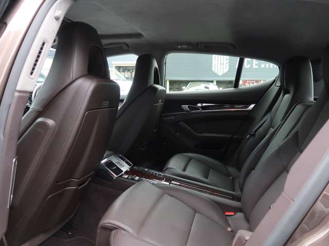 ポルシェ パナメーラ ターボ ＰＤＫ ４ＷＤ H26年 () 99