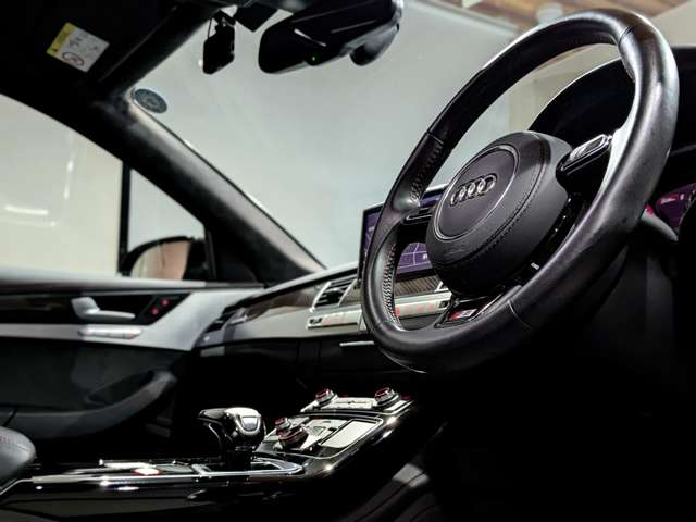 アウディ Ｓ８　プラス プラス ４ＷＤ H28年 () 99