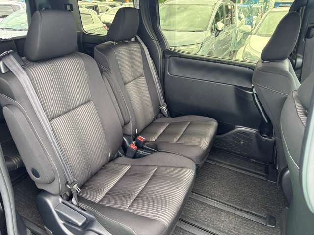 トヨタ ヴォクシー ２．０ ＺＳ 煌ＩＩ R1年 (九州・沖縄) 99