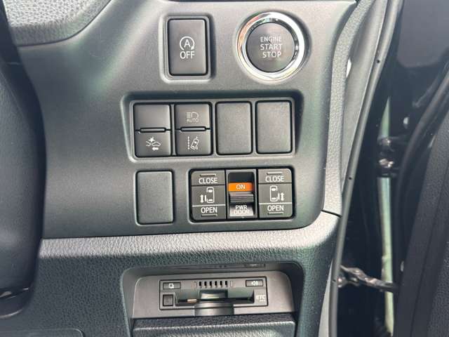 トヨタ ヴォクシー ２．０ ＺＳ 煌ＩＩ R1年 (九州・沖縄) 99