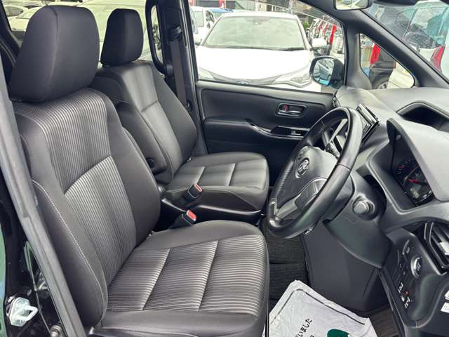 トヨタ ヴォクシー ２．０ ＺＳ 煌ＩＩ R1年 (九州・沖縄) 99