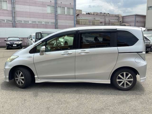 ホンダ フリード　ハイブリッド １．５ ジャストセレクション H25年 (近畿) 99
