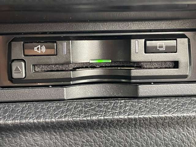 トヨタ ヴォクシー ２．０ ＺＳ 煌ＩＩ R1年 () 99