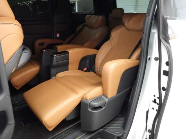トヨタ ヴェルファイア　ハイブリッド ハイブリッド ２．５ Ｚプレミア Ｅ－ＦＯＵＲ ４ＷＤ R7年 () 99