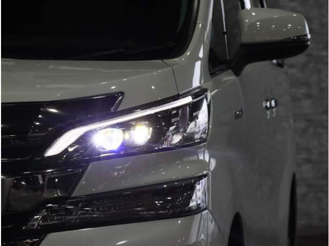 トヨタ ヴェルファイア　ハイブリッド ハイブリッド ２．５ ＺＲ Ｅ－ＦＯＵＲ ４ＷＤ H27年 () 99