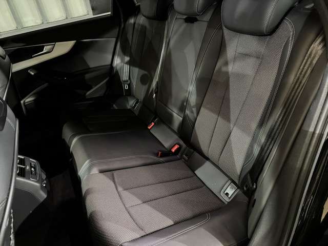 アウディ Ａ４　アバント ２．０ ＴＦＳＩ スポーツ Ｓラインパッケージ H30年 () 99