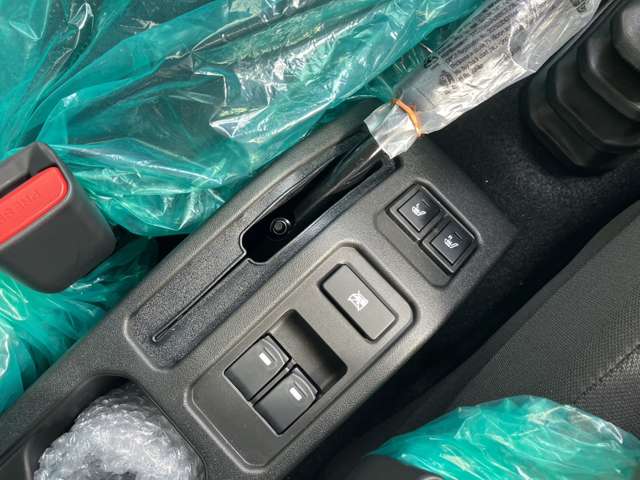 スズキ ジムニー　ノマド １．５ ＦＣ ４ＷＤ R8年 () 99