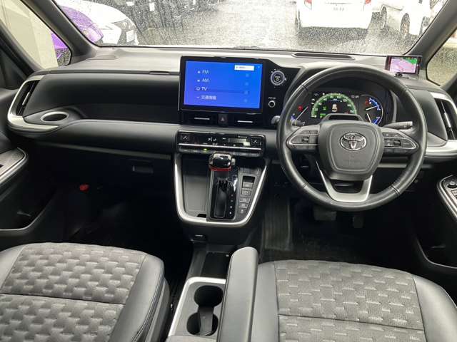 トヨタ ヴォクシー １．８ ハイブリッド Ｓ－Ｚ R4年 () 99