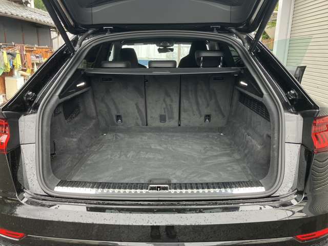 アウディ Ｑ８ ５５ ＴＦＳＩ クワトロ Ｓライン ４ＷＤ R4年 () 99