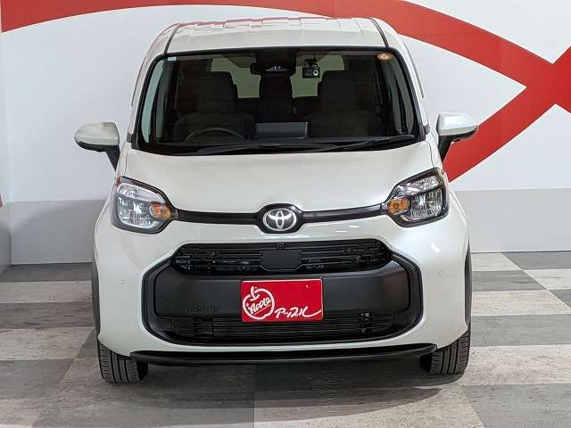 トヨタ シエンタ　ハイブリッド ハイブリッド １．５ Ｇ Ｅ－ＦＯＵＲ ４ＷＤ R6年 () 99