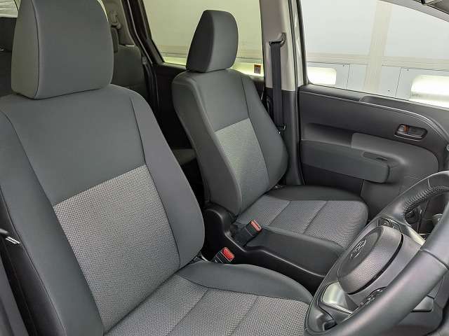 トヨタ シエンタ　ハイブリッド ハイブリッド １．５ Ｇ Ｅ－ＦＯＵＲ ４ＷＤ R6年 () 99