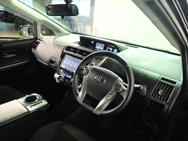 トヨタ プリウスΑ １．８ Ｓ ツーリングセレクション H29年 (近畿) 99