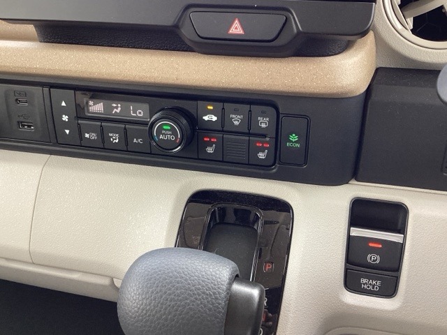 ホンダ Ｎ　ＢＯＸ ６６０ ファッションスタイル ２トーン R7年 (近畿) 99