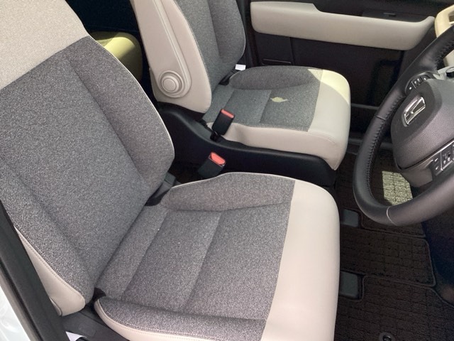 ホンダ フリード １．５ エアー ＥＸ R8年 (近畿) 99