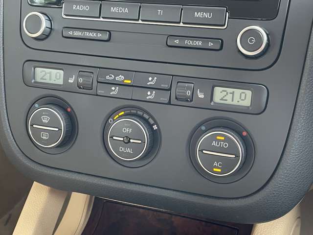 フォルクスワーゲン ジェッタ ２．０ＴＳＩ　スポーツライン H21年 () 99