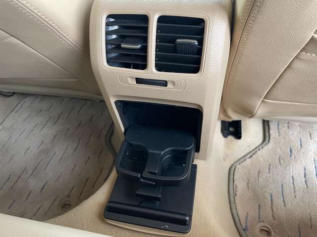 フォルクスワーゲン ジェッタ ２．０ＴＳＩ　スポーツライン H21年 () 99
