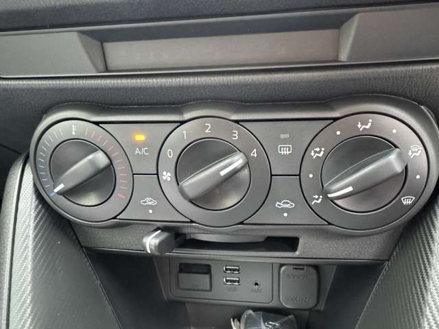マツダ ＭＡＺＤＡ２ １．５ １５Ｃ ＩＩ R8年 (関東) 99
