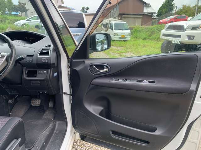 日産 セレナ ２．０ ハイウェイスター Ｖセレクション H23年 () 99