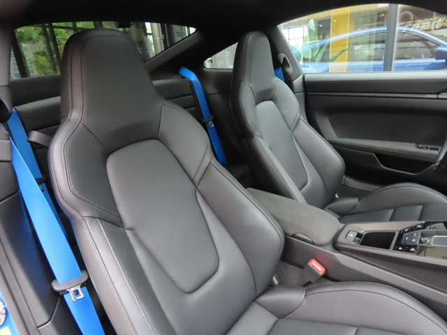 ポルシェ ９１１ カレラ４ ＧＴＳ ＰＤＫ R6年 (東海) 99