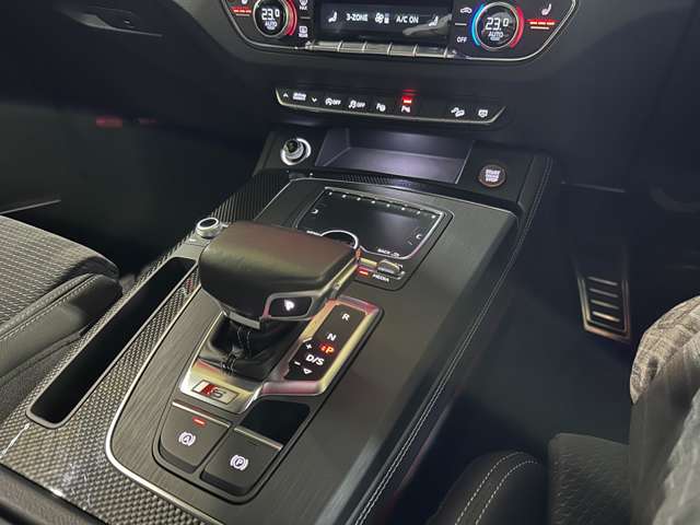 アウディ ＳＱ５ ３．０ ４ＷＤ H30年 (関東) 99