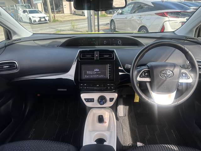 トヨタ プリウス １．８ Ａ Ｅ－ＦＯＵＲ ４ＷＤ H28年 (関東) 99