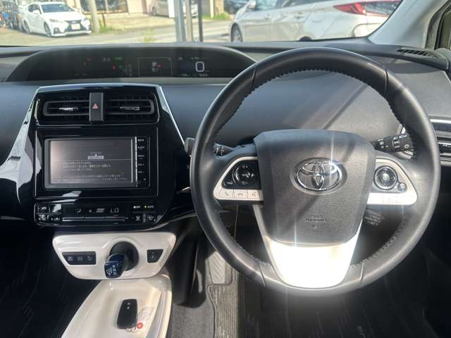 トヨタ プリウス １．８ Ａ Ｅ－ＦＯＵＲ ４ＷＤ H28年 (関東) 99