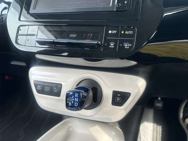 トヨタ プリウス １．８ Ａ Ｅ－ＦＯＵＲ ４ＷＤ H28年 (関東) 99