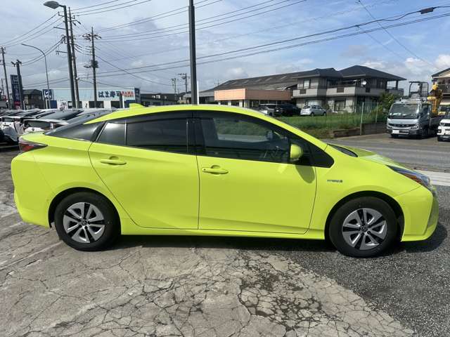 トヨタ プリウス １．８ Ａ Ｅ－ＦＯＵＲ ４ＷＤ H28年 (関東) 99