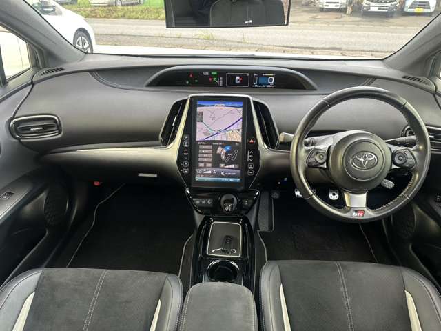トヨタ プリウスＰＨＶ １．８ Ｓ ナビパッケージ ＧＲ スポーツ H29年 (関東) 99