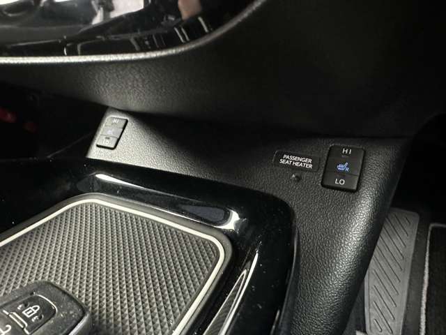 トヨタ プリウスＰＨＶ １．８ Ｓ ナビパッケージ ＧＲ スポーツ H29年 (関東) 99