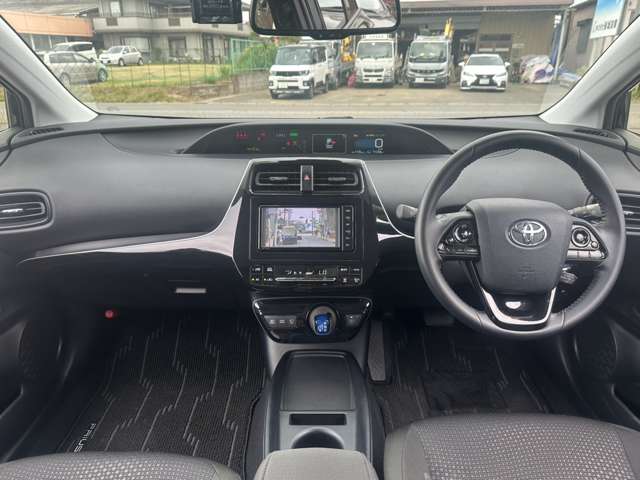 トヨタ プリウス １．８ Ｓ セーフティ プラスＩＩ R3年 (関東) 99