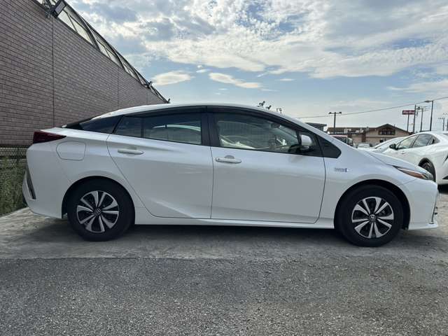 トヨタ プリウスＰＨＶ １．８ Ｓ セーフティパッケージ R1年 (関東) 99