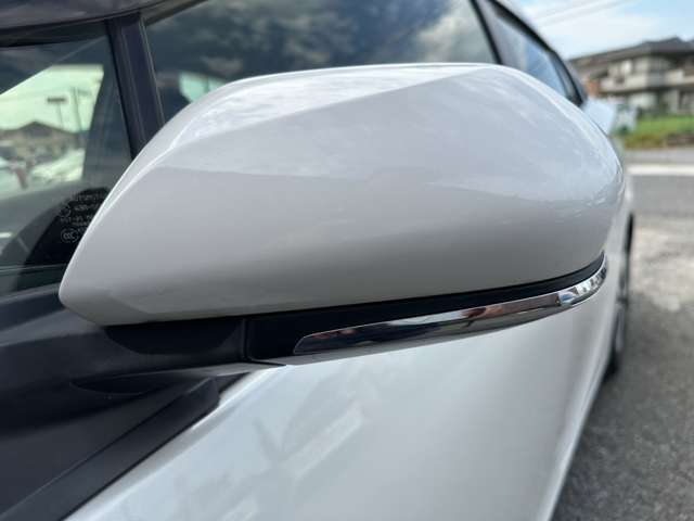 トヨタ プリウスＰＨＶ １．８ Ｓ セーフティパッケージ R1年 (関東) 99