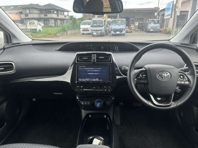 トヨタ プリウス １．８ Ｓ セーフティ プラス ツートーン H30年 (関東) 99