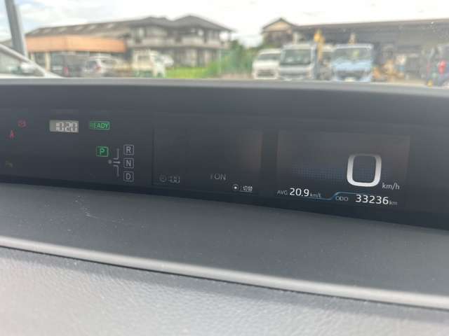 トヨタ プリウス １．８ Ｓ セーフティ プラス ツートーン H30年 (関東) 99