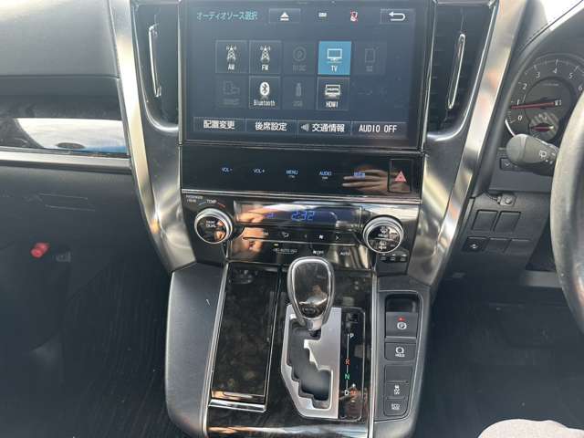 トヨタ ヴェルファイア ２．５ Ｚ Ａエディション ゴールデンアイズ H29年 (関東) 99